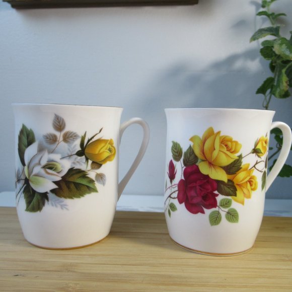 2 Fine Bone China Mugs Roses by Royal Windsor, England - Picture 3 of 13